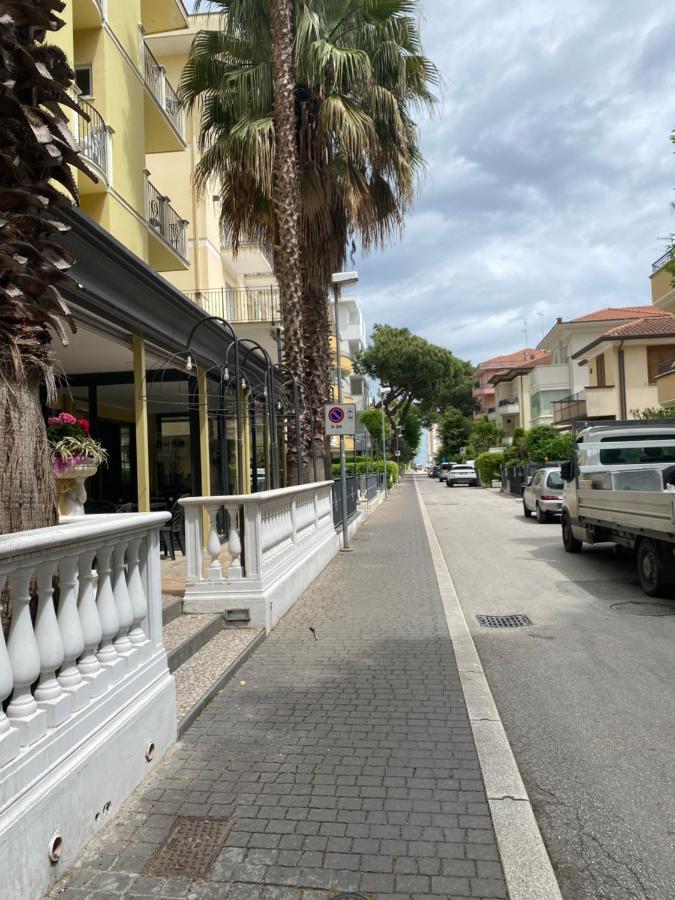Hotel Modenese リッチョーネ エクステリア 写真